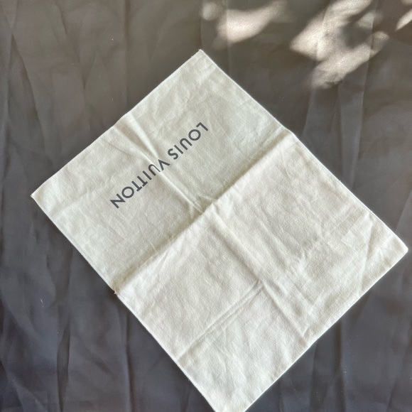 Authentic LV dust bag - Picture 2 of 7